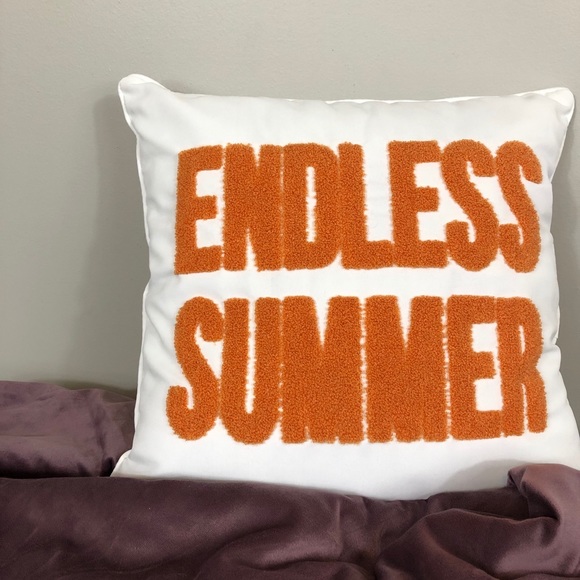 Stratford Home Other - Endless Summer Decorative Pillow